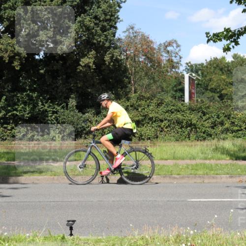 10.08.2025 - GEWOBA Citytriathlon Bremen Yannick Fuchs http://msf.ph/oto/8572144 10.08.2025 14:49:20 Radfahren 286, 373, 401 meine-sportfotos.de