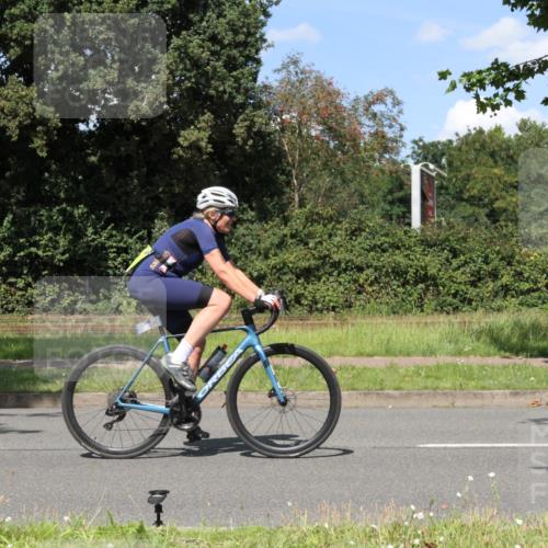 10.08.2025 - GEWOBA Citytriathlon Bremen Yannick Fuchs http://msf.ph/oto/8572166 10.08.2025 14:49:57 Radfahren 120, 169, 193, 293, 305, 322, 356, 400, 407, 509 meine-sportfotos.de