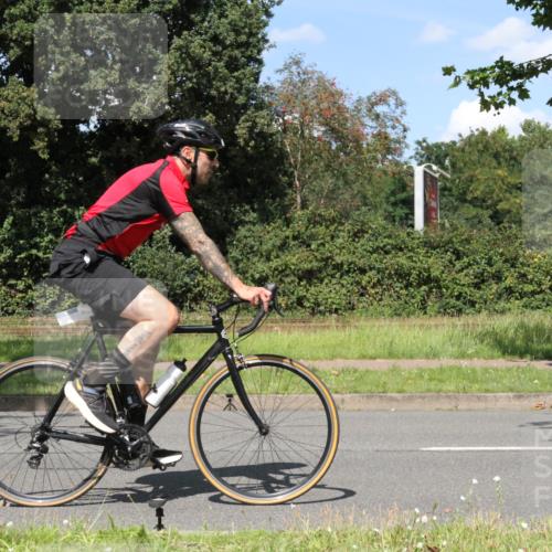 10.08.2025 - GEWOBA Citytriathlon Bremen Yannick Fuchs http://msf.ph/oto/8572167 10.08.2025 14:49:58 Radfahren 120, 169, 193, 293, 305, 322, 356, 400, 407, 509 meine-sportfotos.de