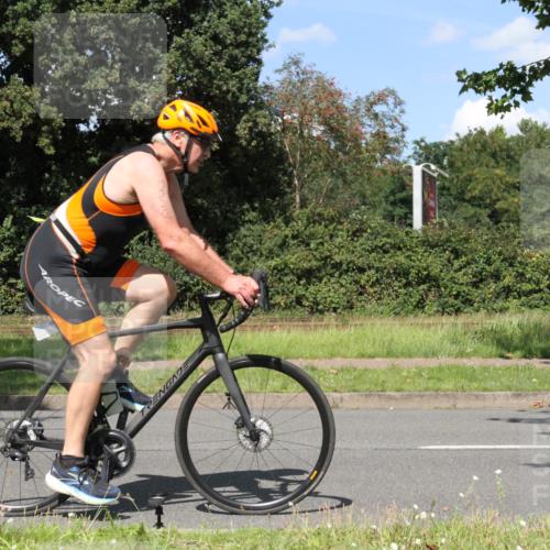 10.08.2025 - GEWOBA Citytriathlon Bremen Yannick Fuchs http://msf.ph/oto/8572169 10.08.2025 14:50:06 Radfahren 120, 193, 293, 322, 352, 356, 400, 410, 509 meine-sportfotos.de