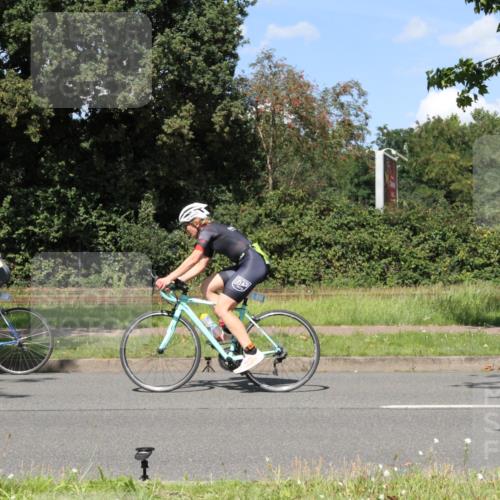 10.08.2025 - GEWOBA Citytriathlon Bremen Yannick Fuchs http://msf.ph/oto/8572179 10.08.2025 14:50:16 Radfahren 120, 231, 352, 356, 400, 410, 504 meine-sportfotos.de