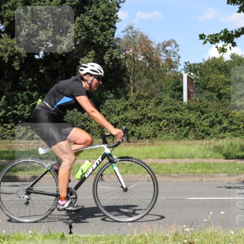 10.08.2025 - GEWOBA Citytriathlon Bremen Yannick Fuchs http://msf.ph/oto/8572183 10.08.2025 14:50:28 Radfahren 231, 416, 504 meine-sportfotos.de