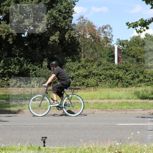10.08.2025 - GEWOBA Citytriathlon Bremen Yannick Fuchs http://msf.ph/oto/8572189 10.08.2025 14:50:43 Radfahren 275, 416 meine-sportfotos.de
