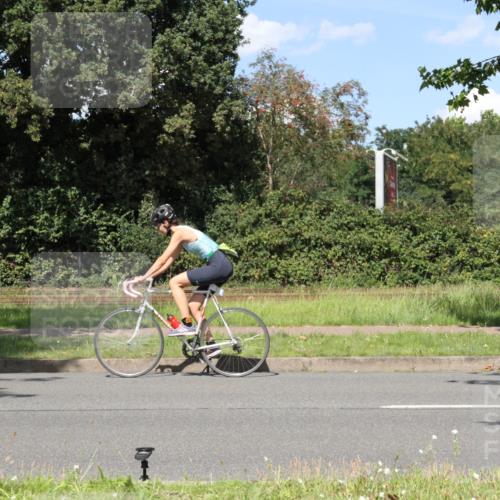 10.08.2025 - GEWOBA Citytriathlon Bremen Yannick Fuchs http://msf.ph/oto/8572191 10.08.2025 14:51:00 Radfahren 275, 379, 411, 470 meine-sportfotos.de