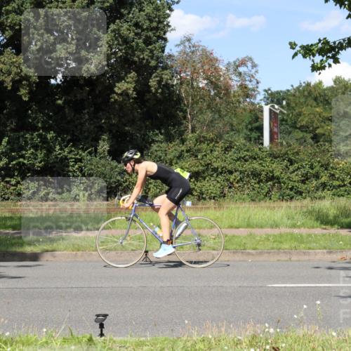 10.08.2025 - GEWOBA Citytriathlon Bremen Yannick Fuchs http://msf.ph/oto/8572194 10.08.2025 14:51:03 Radfahren 275, 379, 411, 470, 494 meine-sportfotos.de