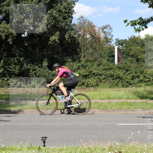 10.08.2025 - GEWOBA Citytriathlon Bremen Yannick Fuchs http://msf.ph/oto/8572199 10.08.2025 14:51:14 Radfahren 212, 338, 379, 399, 411, 470, 492, 494 meine-sportfotos.de