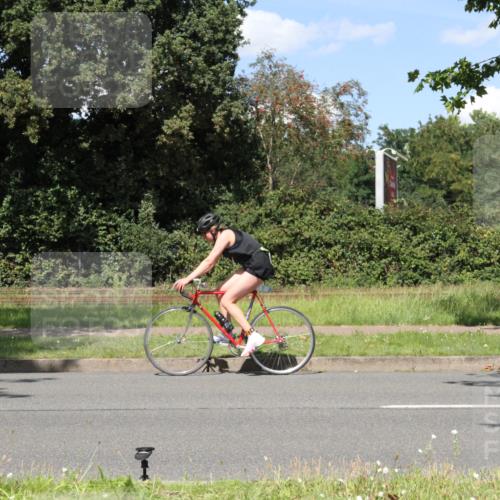 10.08.2025 - GEWOBA Citytriathlon Bremen Yannick Fuchs http://msf.ph/oto/8572201 10.08.2025 14:51:16 Radfahren 212, 338, 379, 399, 411, 468, 470, 492, 494 meine-sportfotos.de
