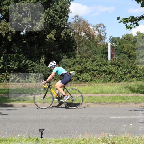 10.08.2025 - GEWOBA Citytriathlon Bremen Yannick Fuchs http://msf.ph/oto/8572203 10.08.2025 14:51:19 Radfahren 212, 338, 379, 399, 411, 468, 470, 492, 494 meine-sportfotos.de