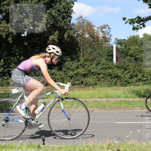 10.08.2025 - GEWOBA Citytriathlon Bremen Yannick Fuchs http://msf.ph/oto/8572204 10.08.2025 14:51:20 Radfahren 212, 338, 379, 399, 411, 468, 470, 492, 494 meine-sportfotos.de