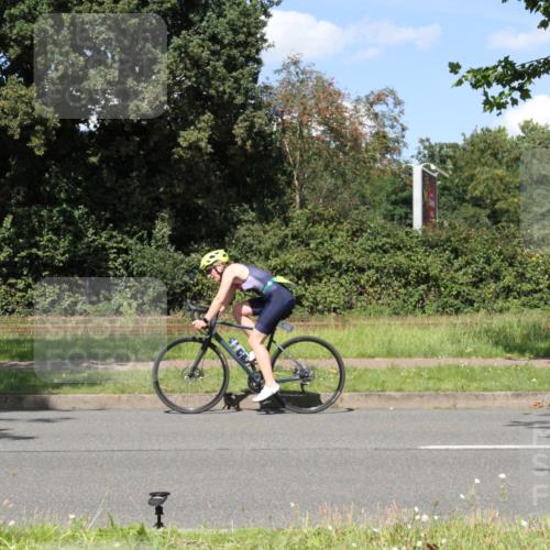 10.08.2025 - GEWOBA Citytriathlon Bremen Yannick Fuchs http://msf.ph/oto/8572205 10.08.2025 14:51:20 Radfahren 212, 338, 379, 399, 411, 468, 470, 492, 494 meine-sportfotos.de