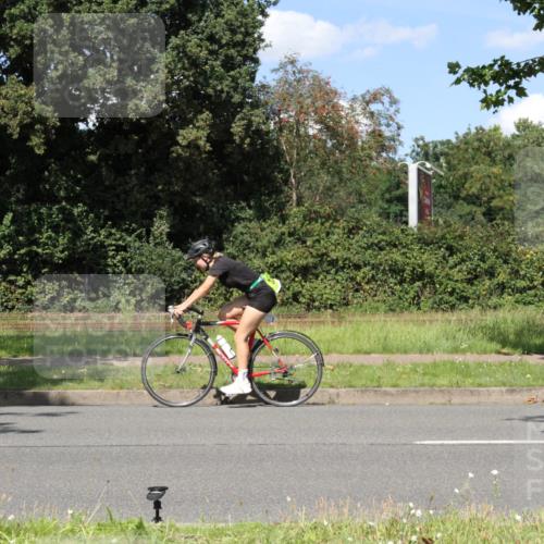 10.08.2025 - GEWOBA Citytriathlon Bremen Yannick Fuchs http://msf.ph/oto/8572206 10.08.2025 14:51:21 Radfahren 212, 338, 379, 399, 411, 468, 470, 492, 494 meine-sportfotos.de