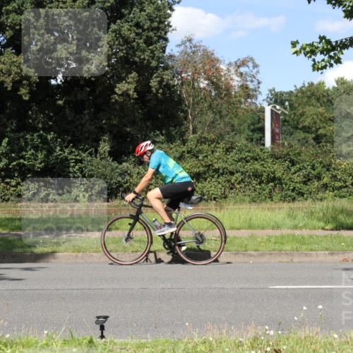 10.08.2025 - GEWOBA Citytriathlon Bremen Yannick Fuchs http://msf.ph/oto/8572207 10.08.2025 14:51:23 Radfahren 212, 338, 374, 399, 468, 470, 492, 494 meine-sportfotos.de