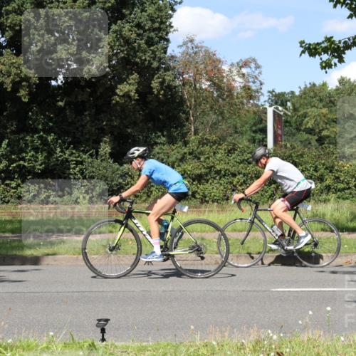10.08.2025 - GEWOBA Citytriathlon Bremen Yannick Fuchs http://msf.ph/oto/8572213 10.08.2025 14:51:30 Radfahren 212, 374, 399, 468, 492 meine-sportfotos.de