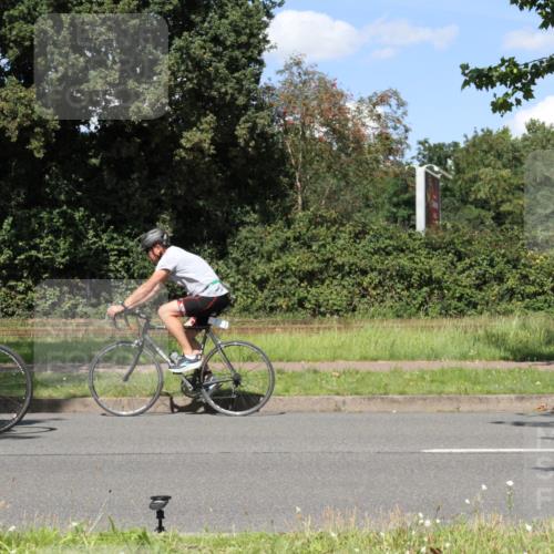10.08.2025 - GEWOBA Citytriathlon Bremen Yannick Fuchs http://msf.ph/oto/8572214 10.08.2025 14:51:30 Radfahren 212, 374, 399, 468, 492 meine-sportfotos.de