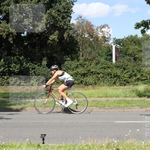 10.08.2025 - GEWOBA Citytriathlon Bremen Yannick Fuchs http://msf.ph/oto/8572228 10.08.2025 14:52:09 Radfahren 315, 321, 341, 361, 368, 381, 412, 428, 496, 520 meine-sportfotos.de