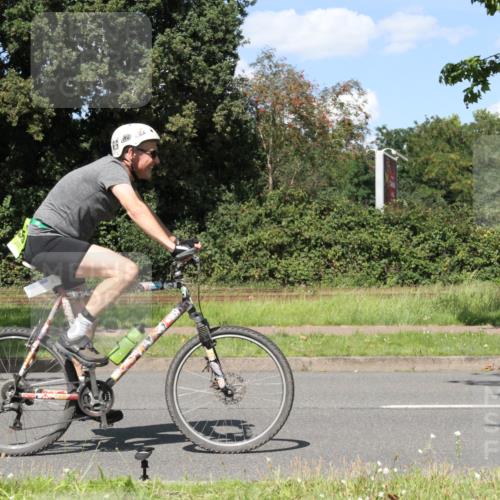 10.08.2025 - GEWOBA Citytriathlon Bremen Yannick Fuchs http://msf.ph/oto/8572233 10.08.2025 14:52:15 Radfahren 315, 321, 327, 341, 361, 381, 412, 428, 496, 520 meine-sportfotos.de