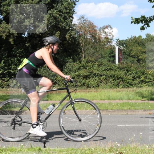 10.08.2025 - GEWOBA Citytriathlon Bremen Yannick Fuchs http://msf.ph/oto/8572237 10.08.2025 14:52:22 Radfahren 327, 329, 347, 361, 381, 412, 439, 469, 496, 520 meine-sportfotos.de