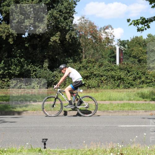 10.08.2025 - GEWOBA Citytriathlon Bremen Yannick Fuchs http://msf.ph/oto/8572249 10.08.2025 14:52:45 Radfahren 329, 378, 459, 510 meine-sportfotos.de