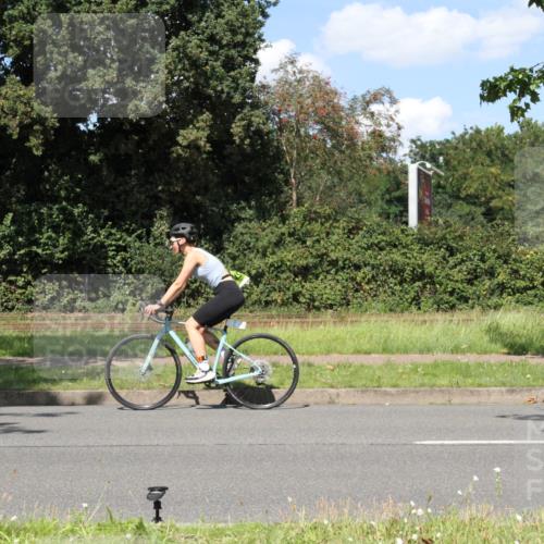 10.08.2025 - GEWOBA Citytriathlon Bremen Yannick Fuchs http://msf.ph/oto/8572262 10.08.2025 14:53:08 Radfahren 188, 376, 385, 463, 510 meine-sportfotos.de
