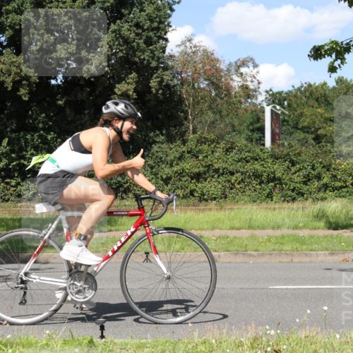 10.08.2025 - GEWOBA Citytriathlon Bremen Yannick Fuchs http://msf.ph/oto/8572267 10.08.2025 14:53:12 Radfahren 188, 376, 385, 463 meine-sportfotos.de