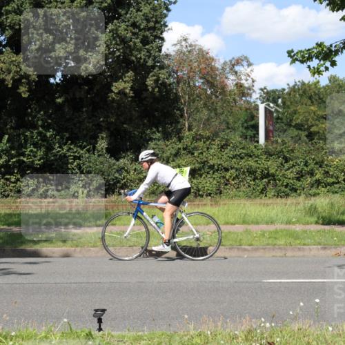 10.08.2025 - GEWOBA Citytriathlon Bremen Yannick Fuchs http://msf.ph/oto/8572274 10.08.2025 14:53:29 Radfahren 188, 419, 501 meine-sportfotos.de