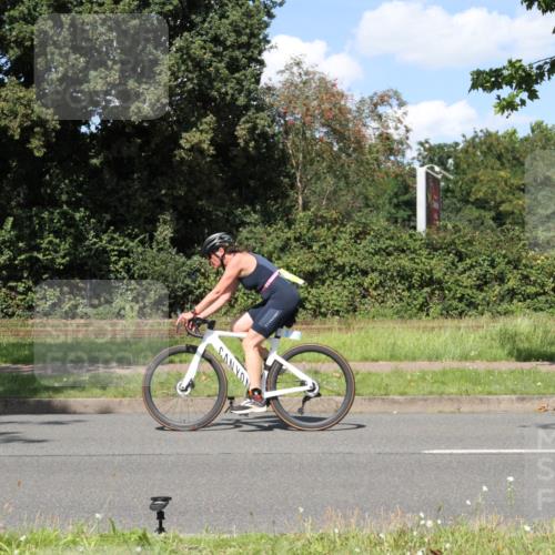 10.08.2025 - GEWOBA Citytriathlon Bremen Yannick Fuchs http://msf.ph/oto/8572275 10.08.2025 14:53:30 Radfahren 188, 419, 501 meine-sportfotos.de