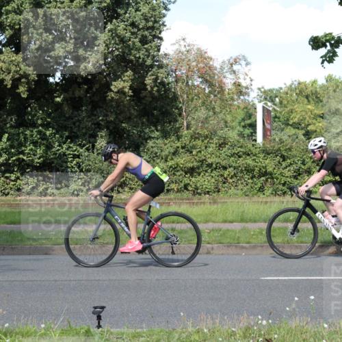 10.08.2025 - GEWOBA Citytriathlon Bremen Yannick Fuchs http://msf.ph/oto/8572281 10.08.2025 14:53:38 Radfahren 291, 419, 438, 501 meine-sportfotos.de