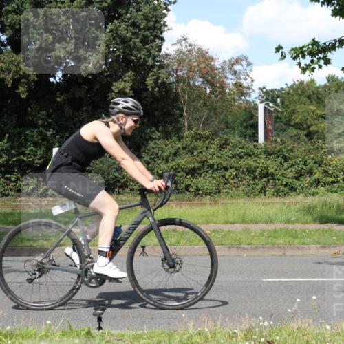 10.08.2025 - GEWOBA Citytriathlon Bremen Yannick Fuchs http://msf.ph/oto/8572290 10.08.2025 14:53:58 Radfahren 291, 300, 345, 434, 438, 473, 485, 519 meine-sportfotos.de
