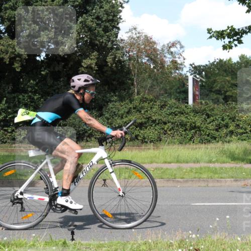10.08.2025 - GEWOBA Citytriathlon Bremen Yannick Fuchs http://msf.ph/oto/8572293 10.08.2025 14:54:05 Radfahren 300, 345, 362, 433, 434, 473, 485, 508, 519 meine-sportfotos.de