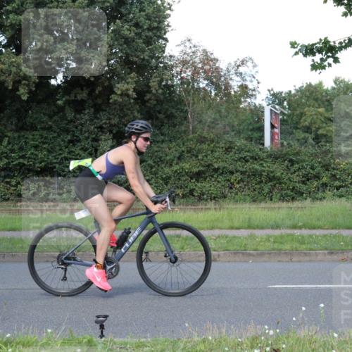 10.08.2025 - GEWOBA Citytriathlon Bremen Yannick Fuchs http://msf.ph/oto/8572322 10.08.2025 14:54:44 Radfahren 194, 316, 355, 370, 440, 489, 507, 514, 518 meine-sportfotos.de