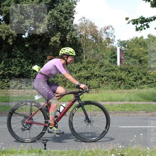 10.08.2025 - GEWOBA Citytriathlon Bremen Yannick Fuchs http://msf.ph/oto/8572334 10.08.2025 14:55:19 Radfahren 284, 424, 430, 443, 465, 511, 524, 530 meine-sportfotos.de