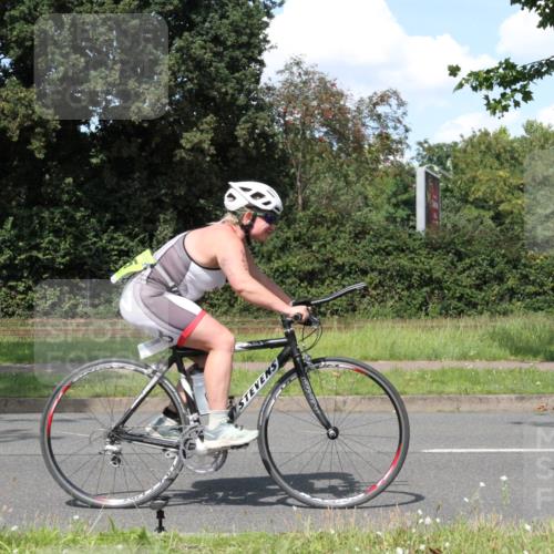 10.08.2025 - GEWOBA Citytriathlon Bremen Yannick Fuchs http://msf.ph/oto/8572337 10.08.2025 14:55:30 Radfahren 284, 364, 443, 465, 530 meine-sportfotos.de