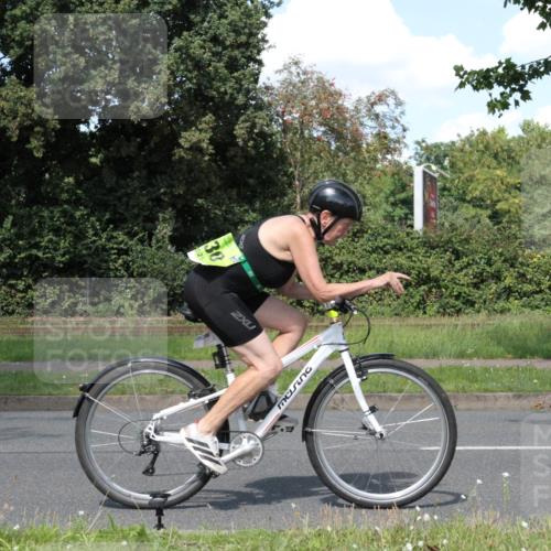 10.08.2025 - GEWOBA Citytriathlon Bremen Yannick Fuchs http://msf.ph/oto/8572338 10.08.2025 14:55:35 Radfahren 364, 465, 530 meine-sportfotos.de