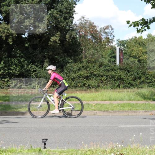 10.08.2025 - GEWOBA Citytriathlon Bremen Yannick Fuchs http://msf.ph/oto/8572339 10.08.2025 14:55:44 Radfahren 149, 364 meine-sportfotos.de