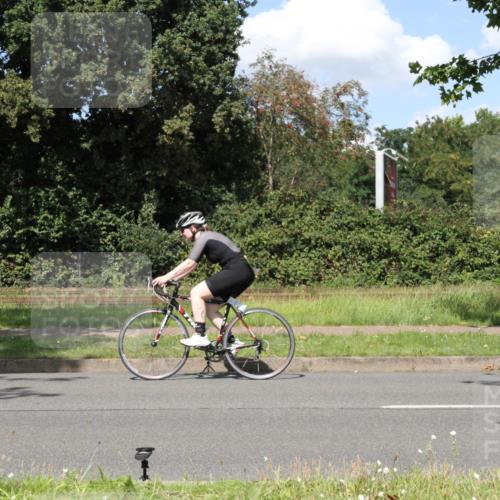 10.08.2025 - GEWOBA Citytriathlon Bremen Yannick Fuchs http://msf.ph/oto/8572344 10.08.2025 14:56:00 Radfahren 149 meine-sportfotos.de