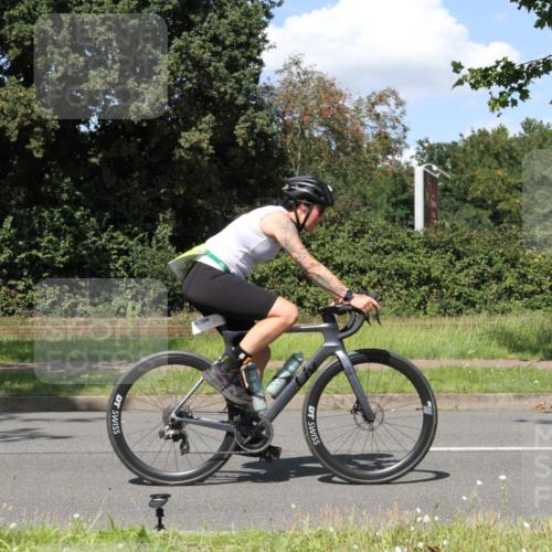 10.08.2025 - GEWOBA Citytriathlon Bremen Yannick Fuchs http://msf.ph/oto/8572346 10.08.2025 14:56:19 Radfahren 502 meine-sportfotos.de