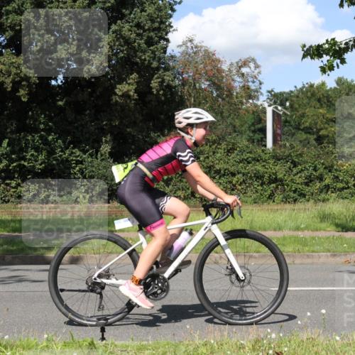 10.08.2025 - GEWOBA Citytriathlon Bremen Yannick Fuchs http://msf.ph/oto/8572355 10.08.2025 14:56:48 Radfahren 299, 392, 435 meine-sportfotos.de