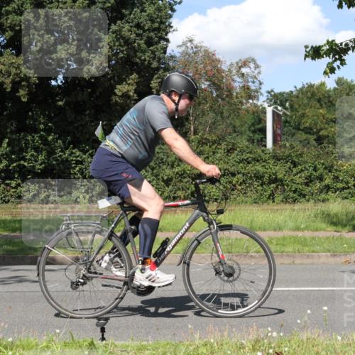 10.08.2025 - GEWOBA Citytriathlon Bremen Yannick Fuchs http://msf.ph/oto/8572356 10.08.2025 14:56:55 Radfahren 299, 388, 392, 414, 435 meine-sportfotos.de
