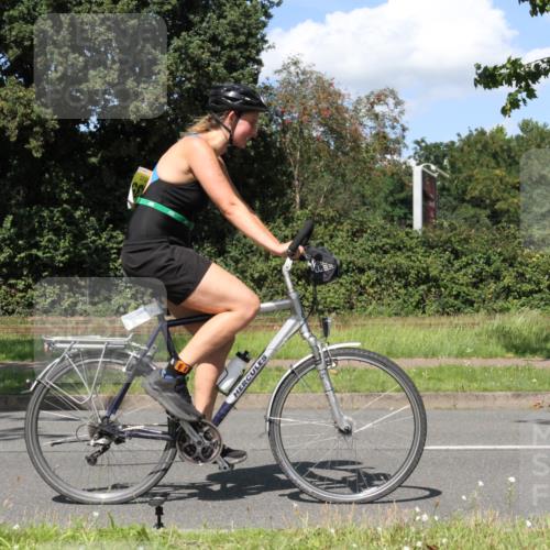 10.08.2025 - GEWOBA Citytriathlon Bremen Yannick Fuchs http://msf.ph/oto/8572357 10.08.2025 14:57:01 Radfahren 299, 388, 414, 435 meine-sportfotos.de