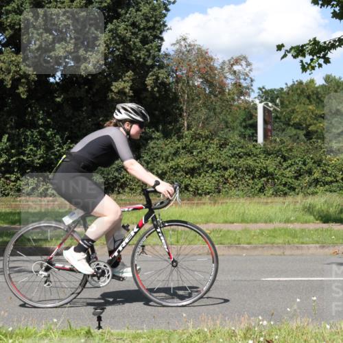 10.08.2025 - GEWOBA Citytriathlon Bremen Yannick Fuchs http://msf.ph/oto/8572361 10.08.2025 14:57:07 Radfahren 388, 414, 435 meine-sportfotos.de