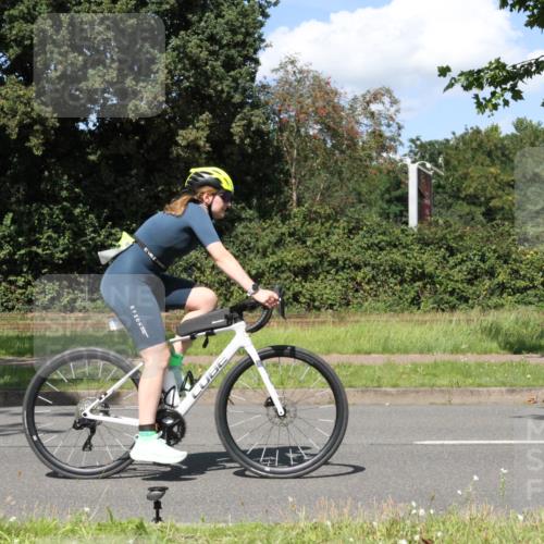10.08.2025 - GEWOBA Citytriathlon Bremen Yannick Fuchs http://msf.ph/oto/8572362 10.08.2025 14:57:08 Radfahren 388, 414 meine-sportfotos.de