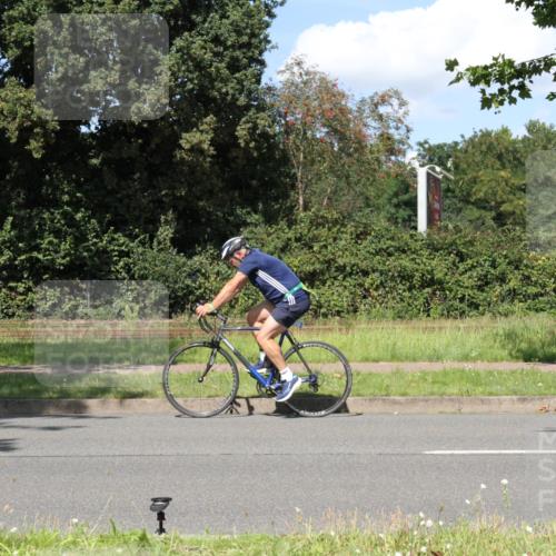 10.08.2025 - GEWOBA Citytriathlon Bremen Yannick Fuchs http://msf.ph/oto/8572367 10.08.2025 14:57:40 Radfahren 340, 398, 413, 420, 437, 452 meine-sportfotos.de