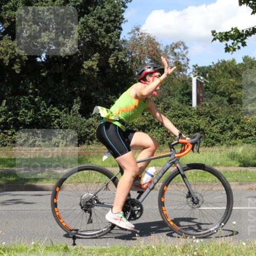 10.08.2025 - GEWOBA Citytriathlon Bremen Yannick Fuchs http://msf.ph/oto/8572373 10.08.2025 14:58:07 Radfahren 425, 512, 515 meine-sportfotos.de