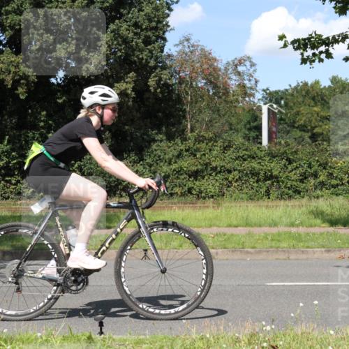 10.08.2025 - GEWOBA Citytriathlon Bremen Yannick Fuchs http://msf.ph/oto/8572385 10.08.2025 14:59:49 Radfahren 380 meine-sportfotos.de