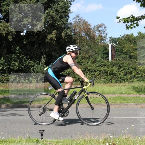 10.08.2025 - GEWOBA Citytriathlon Bremen Yannick Fuchs http://msf.ph/oto/8572387 10.08.2025 15:00:47 Radfahren 528 meine-sportfotos.de