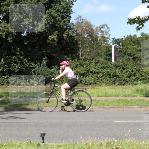 10.08.2025 - GEWOBA Citytriathlon Bremen Yannick Fuchs http://msf.ph/oto/8572388 10.08.2025 15:01:20 Radfahren  meine-sportfotos.de