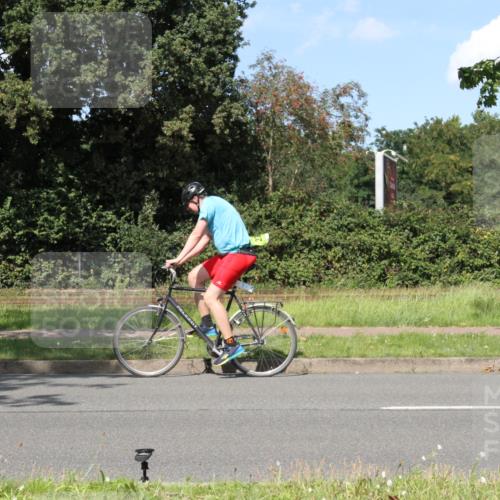 10.08.2025 - GEWOBA Citytriathlon Bremen Yannick Fuchs http://msf.ph/oto/8572390 10.08.2025 15:01:46 Radfahren  meine-sportfotos.de