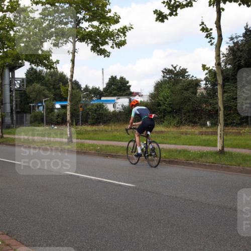 10.08.2025 - GEWOBA Citytriathlon Bremen Yannick Fuchs http://msf.ph/oto/8572468 10.08.2025 12:47:57 Radfahren 566, 587, 590, 656, 679, 767, 801, 884, 916, 941, 943, 951 meine-sportfotos.de