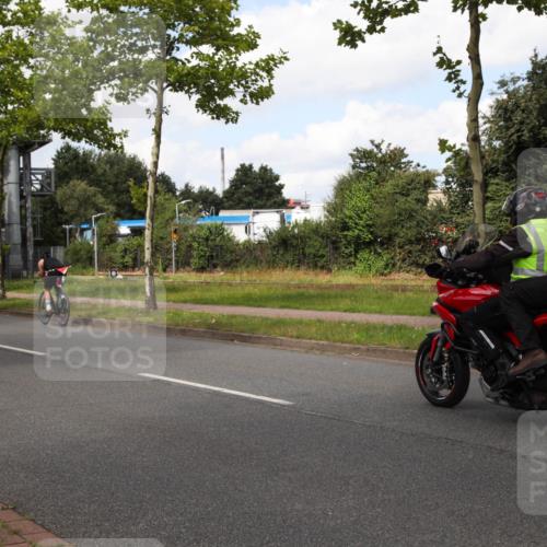 10.08.2025 - GEWOBA Citytriathlon Bremen Yannick Fuchs http://msf.ph/oto/8572488 10.08.2025 12:48:30 Radfahren 564, 616, 630, 793, 839, 876, 1026 meine-sportfotos.de