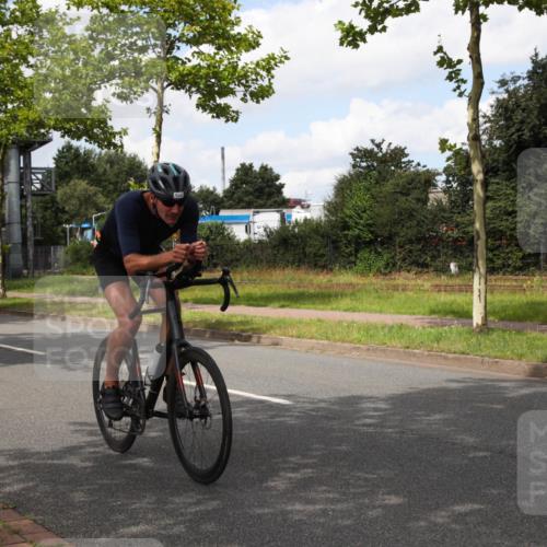 10.08.2025 - GEWOBA Citytriathlon Bremen Yannick Fuchs http://msf.ph/oto/8572493 10.08.2025 12:48:39 Radfahren 564, 616, 621, 627, 630, 655, 657, 687, 717, 793, 839, 857, 876, 897, 932, 1026 meine-sportfotos.de